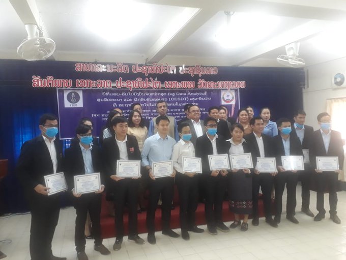 Lao Post & Telecom Vice Minister H.E. Bounsalermxay Kennavong and Amb. Dinkar Asthana gave certificates to successful participants of Big Data Analytics course held by IIT-Madras under e-ITEC, at Lao-India Centre of Excellence for Software Development & Training.