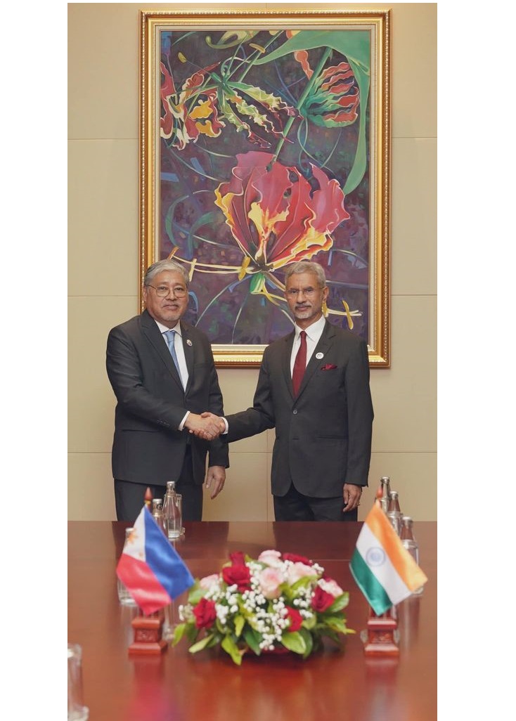  Honourable EAM Dr. S. Jaishankar met Secretary Enrique A. Manalo of Philippines on the sidelines of ASEAN meetings in Vientiane