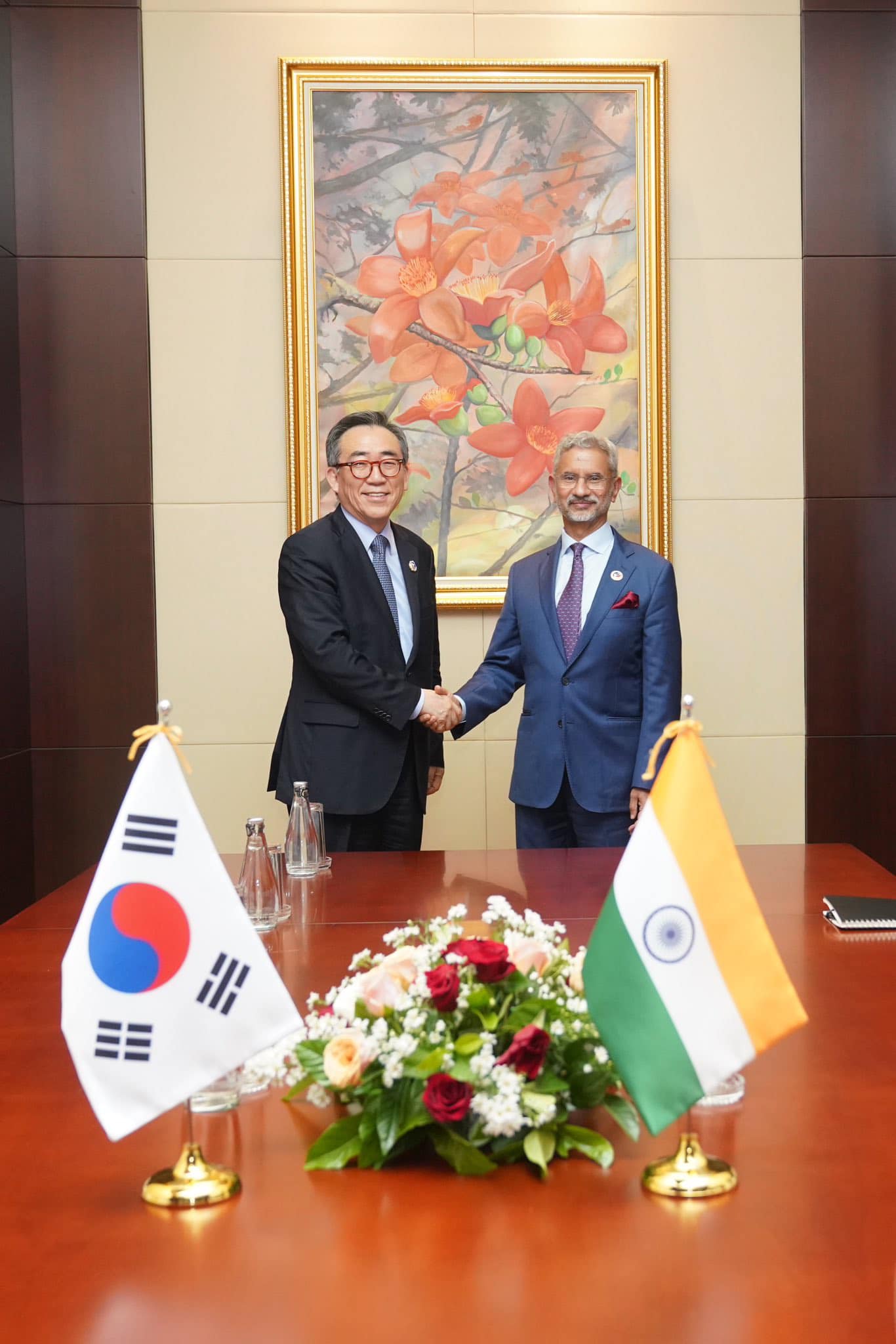 Honourable EAM Dr. S. Jaishankar met RoK FM Cho Tae-yul on the sidelines of ASEAN meetings in Vientiane