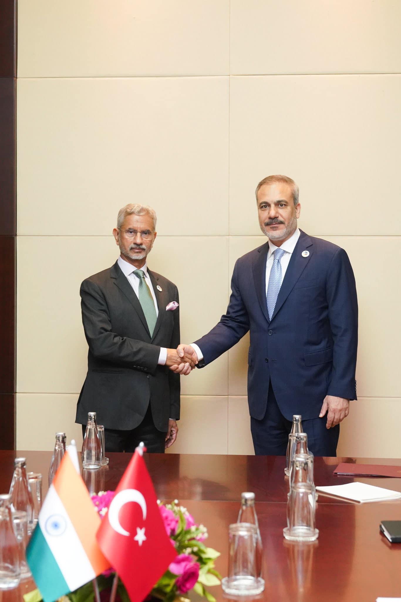 Honourable EAM Dr. S. Jaishankar met FM Hakan Fidan of Türkiye on the sidelines of ASEAN meetings in Vientiane