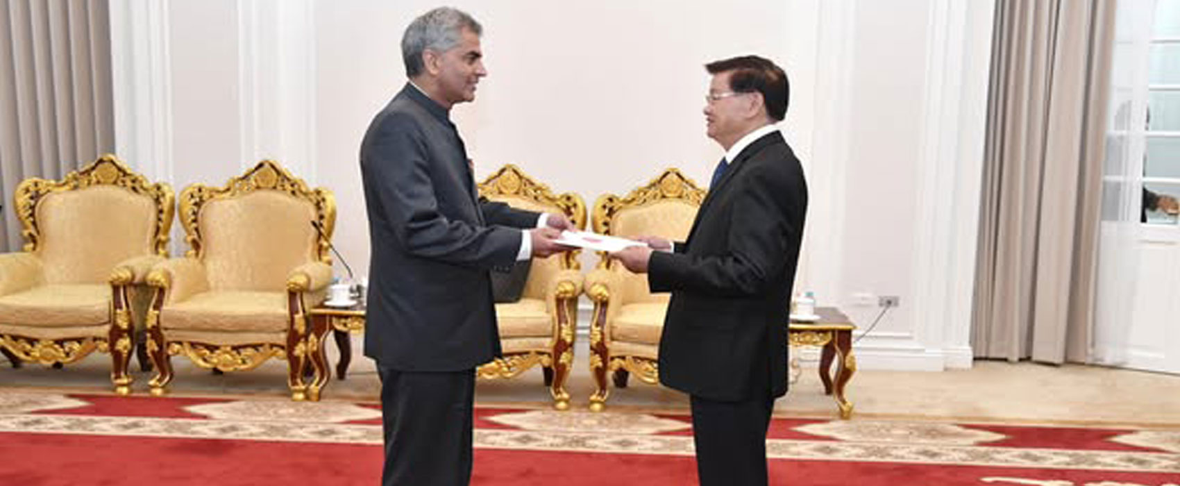 Ambassador H.E. Yogeshwar Sangwan presented credentials to H.E. Mr Thongloun Sisoulith, President of Lao PDR